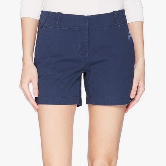 Vineyard vine dayboat classic shorts solid deep bay. NWT. Size 14. - Picture 1 of 11